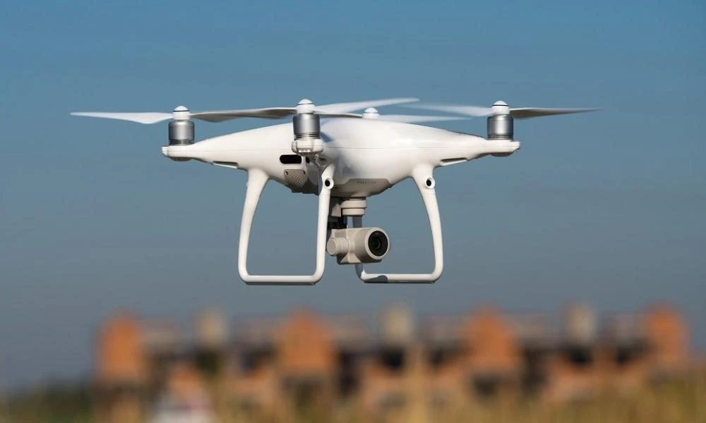 Χανιά: Έστειλε κρασί στο γείτονά του με… drone